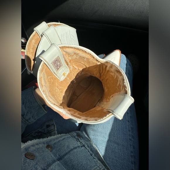 White leather circle s Billie boot - Picture 3 of 4